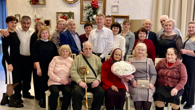 Має 12 внуків, 9 правнуків: бабуся з Волині відзначила 90-річчя