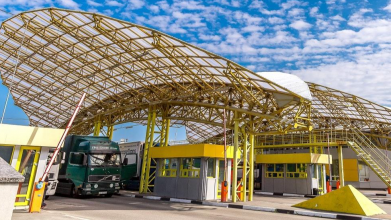 Підприємець із Луцька організовував втечу чоловіків за кордон: як його покарали
