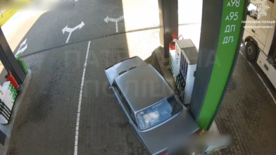 П’яний водій спричинив ДТП на АЗС у Луцьку: подробиці та наслідки