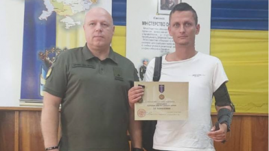 Захисник із Волині отримав медаль «За поранення» від Міністра оборони