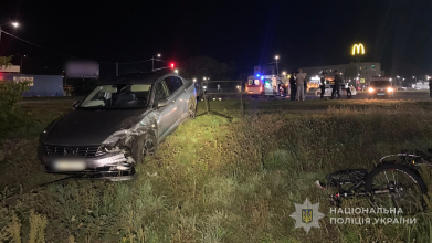 На Волині легковик зіткнувся із швидкою: постраждали двоє жінок