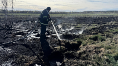 На Волині рятувальники понад 5 годин ліквідовували займання торфу