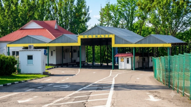 Тривога застала на волинському кордоні: куди йти водіям і пасажирам та що буде з чергою