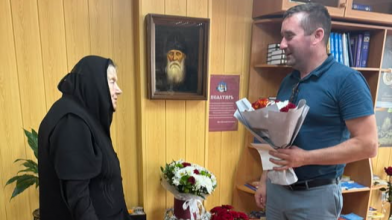 Понад 40 років працювала у школі, а вже 25 років несе молитовний послух у монастирі: волинянку привітали з 90-річчям