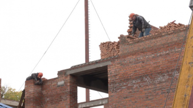 Добудову школи №13 у Луцьку затримали: що стало на заваді та коли чекати завершення