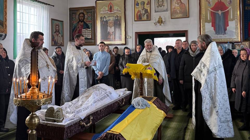 Помер, виконуючи обов’язок із захисту України: на Волині поховали військовослужбовця Андрія Шемберга