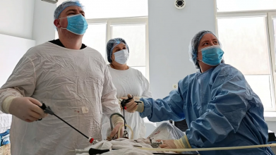 Волинські хірурги врятували 77-річного чоловіка, оперативно провівши лапароскопічну операцію