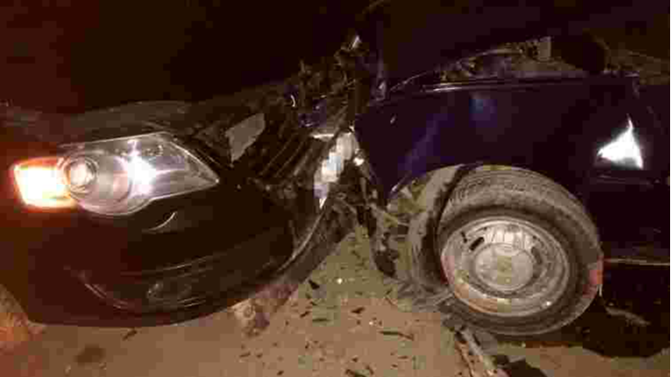 У Луцьку п'яний водій в'їхав у припарковане авто, потім в паркан - його судили