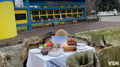 У місті на Волині накрили стіл пам’яті для тих, хто Різдво зустрічає на небесах