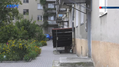 У Луцьку сварка через гроші за прибирання під’їзду закінчилася бійкою
