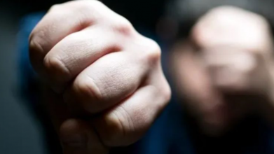 На автостанції у Володимирі чоловік жорстоко побив жінку: потерпіла отримала перелом стегна