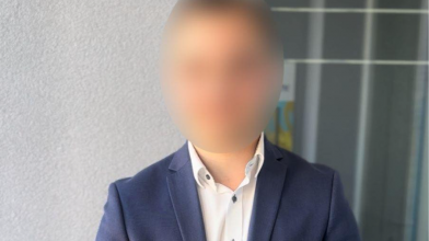 Справив нужду на вулиці серед перехожих: у Луцьку патрульні затримали нетверезого хулігана