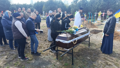 Навіки 41: на Волині в останню земну путь провели Героя Євгена Котельницького, який майже рік вважався зниклим безвісти
