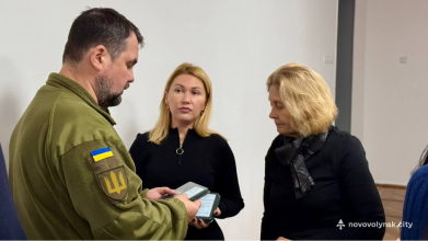 У Нововолинську відзначили трьох загиблих Захисників України посмертними нагородами