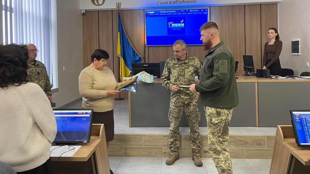 Військовослужбовці з Волині отримали почесну нагороду від Сирського