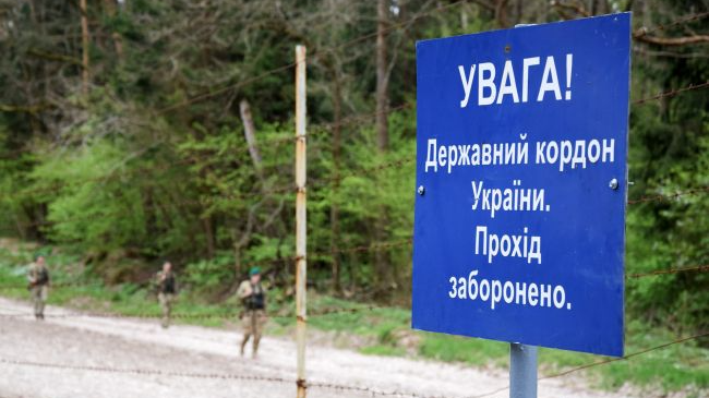 Студенти з Волині ошукали чоловіка, обіцяючи за 6200 доларів організувати виїзд за кордон