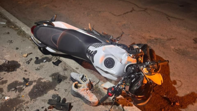 На Волині двоє юнаків на мотоциклі врізалися у стовп: постраждалі у лікарні