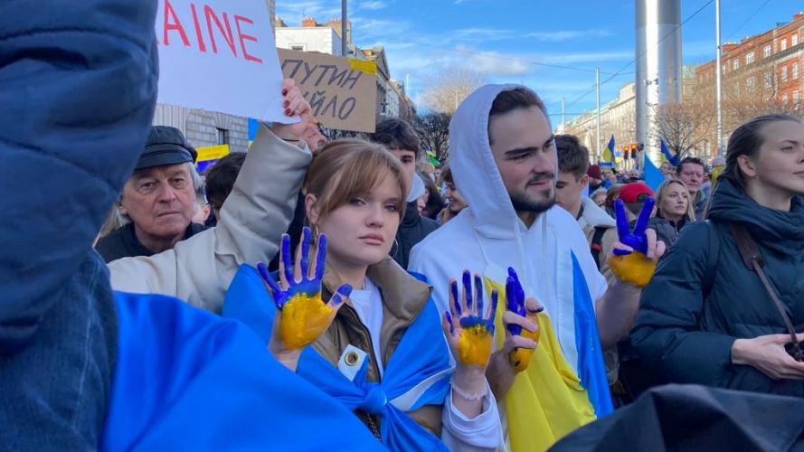 На вулиці Дубліна вийшли тисячі людей в підтримку України