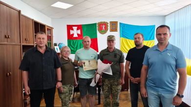 Ветерана із Волині, який отримав поранення в бою, нагородили відзнакою Міноборони
