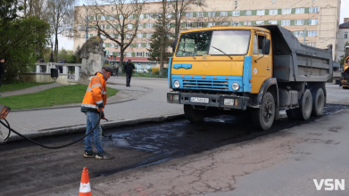 У Луцьку ремонтують дороги: де вже працюють і що в планах