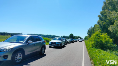 У напрямку Світязя — кілометрові затори: люди обурені