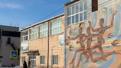 Пів мільйона євро на ремонт: що буде з унікальною мозаїкою на Будинку спорту в Нововолинську