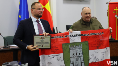 Луцькі депутати та Ігор Поліщук отримали подяку та прапор від 100-ї бригади