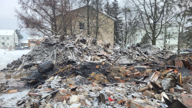 «Згоріло все. Нічого не залишилося»: на Волині після пожежі житло п’яти сімей наразі відбудувати неможливо