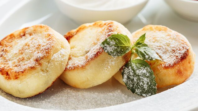 Пишні сирники без борошна: простий секрет, завдяки якому вони завжди виходять ідеальними