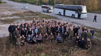 «Здала» сусідка: на Волинь приїхала мешканка Луганщини, яку визволили з полону 