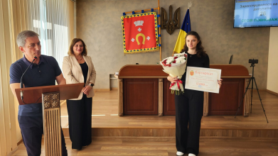 600 балів на НМТ: у Ковелі нагородили найуспішнішу випускницю