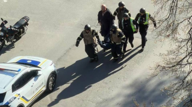 У Києві невідомий розстріляв двох людей і пʼятьох поранив: стрільця ліквідували під час затримання