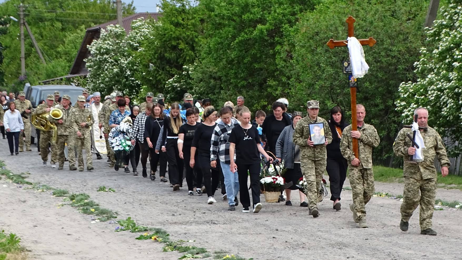Серце зупинилося у лікарні: на Волині поховали захисника Андрія Свігуна