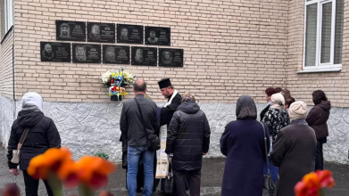 Ліцеїсти-Герої: у Нововолинську увіковічнили полеглих випускників