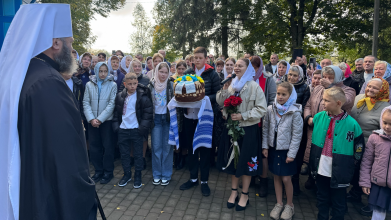 Рік тому приєдналися до ПЦУ: на Волині з нагоди 215-річчя заснування храму митрополит Михаїл очолив богослужіння