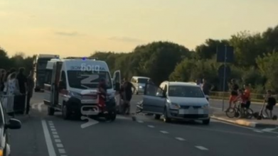 На Волині мотоцикл врізався в авто: 22-річний водій двоколісного отримав важкі травми