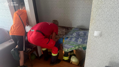 У місті на Волині жінка впала у підвал: викликали рятувальників