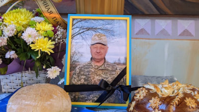 Серце зупинилося внаслідок поранення: волиняни попрощалися з полеглим Героєм Віктором Шинкаруком