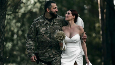 Розписував генерал ЗСУ: снайперка Жанна д'Арк вийшла заміж на передовій