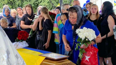 Вічна дорога додому: Волинь попрощалася з полеглим захисником Миколою Корукою