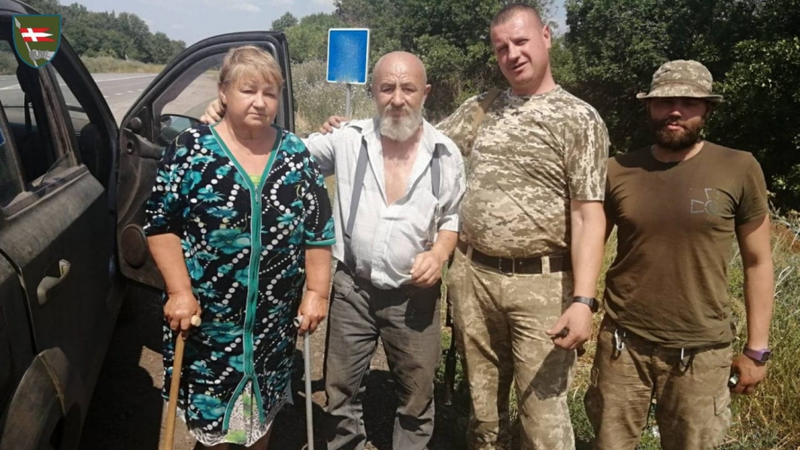 Бійці Волинської бригади вивезли з-під вогню подружжя з Донеччини