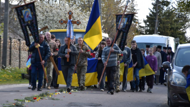 На Волині попрощалися із загиблим воїном Петром Гайдаєм