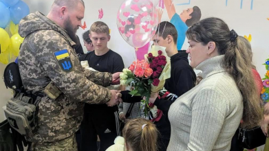 На виписці з пологового дружина Героя з Волині отримала його посмертну нагороду