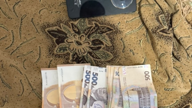 Знайомство в парку закінчилося пограбуванням: у Луцьку жінка зі спільником напали на військового