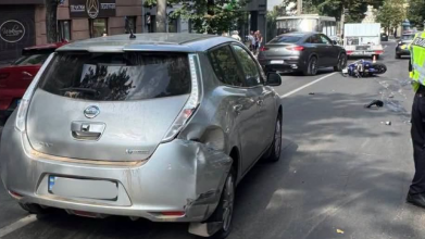 Мотоцикліст у Луцьку зіткнувся одразу з двома автомобілями: деталі ДТП