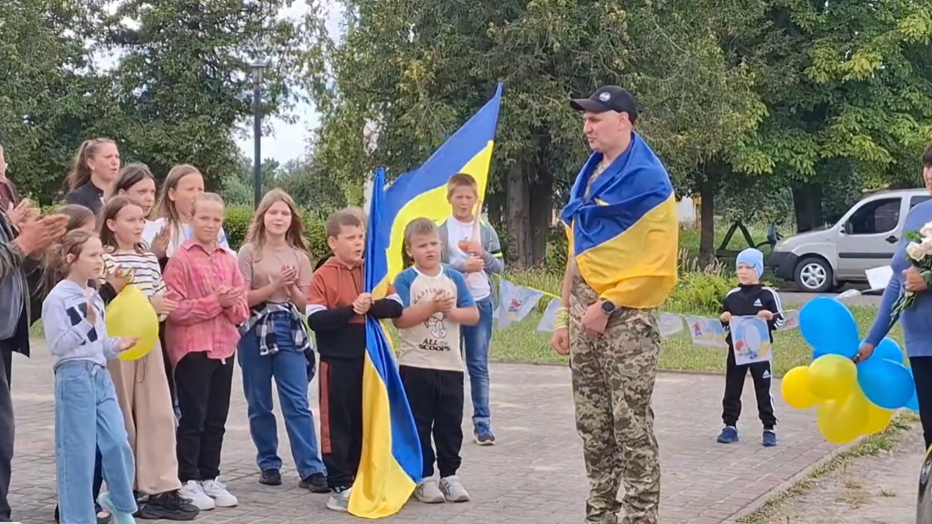 Нарешті вдома: на Волині зустріли захисника, звільненого з російського полону