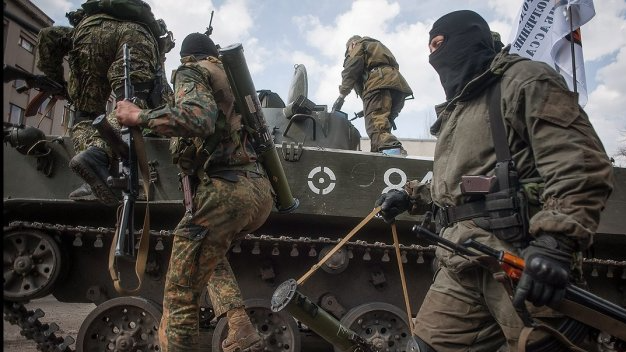 Росія перекидає до 20 тисяч найманців для боїв на Донбасі, – The Guardian