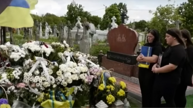 село Стопчатів, похорон військового