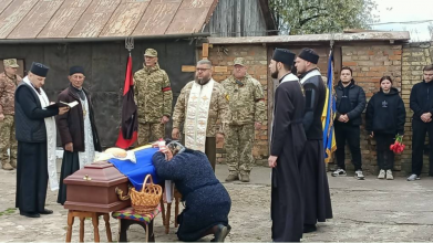 У липні став до лав захисників, а в листопаді - загинув: біля Луцька поховали Героя Миколу Андрійчука, який вважався зниклим безвісти