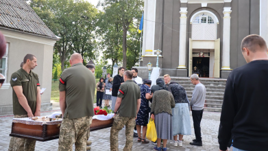 На Волині в останню путь провели військовослужбовця Леоніда Фищука